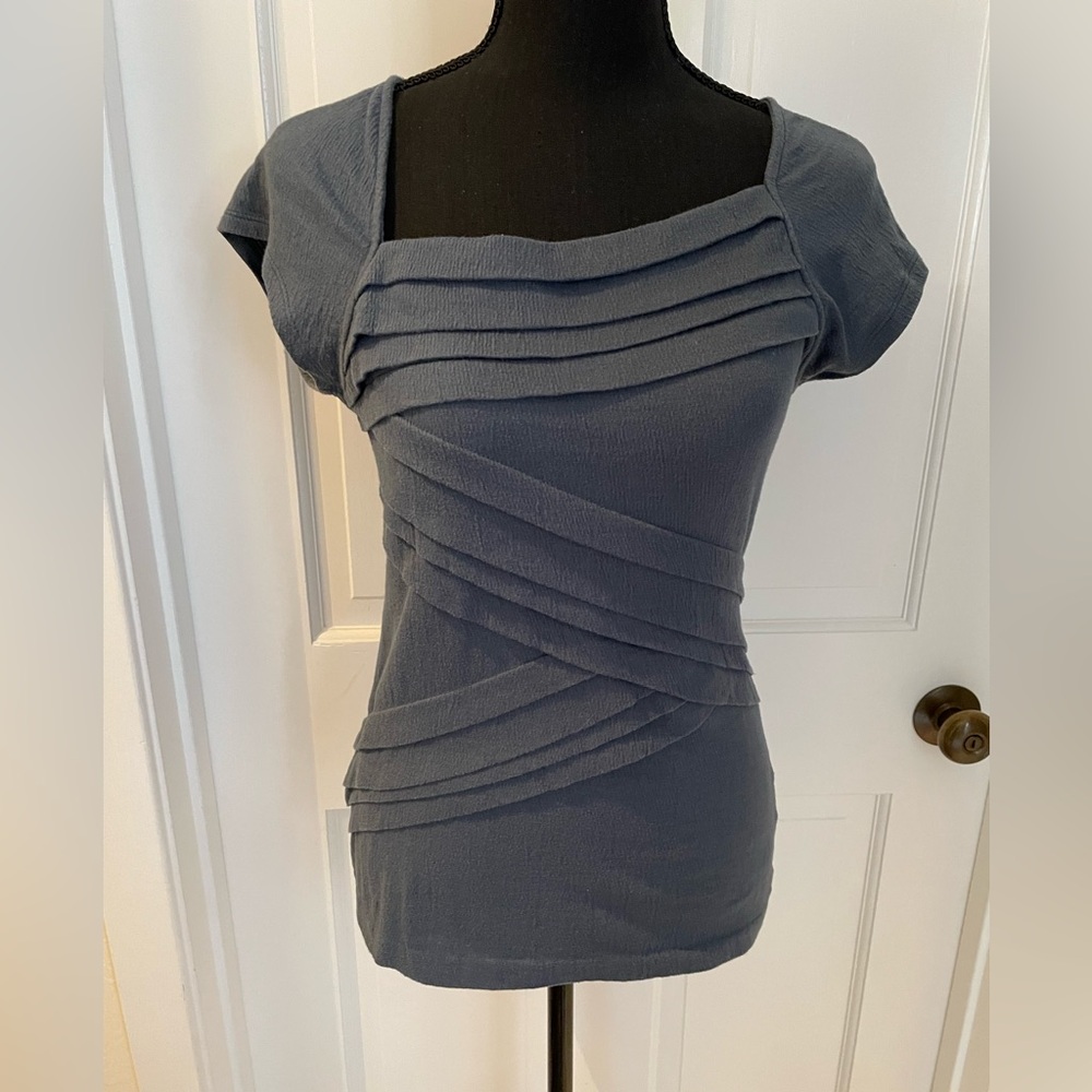 Anthropologie Striking cotton blend cap sleeve top in dark gray.